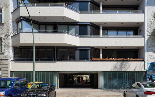 New facade system embellishes balconies in Berlin