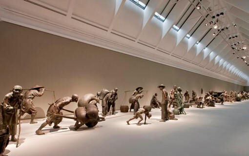 Art for the millions. 100 sculptures from the Mao era.