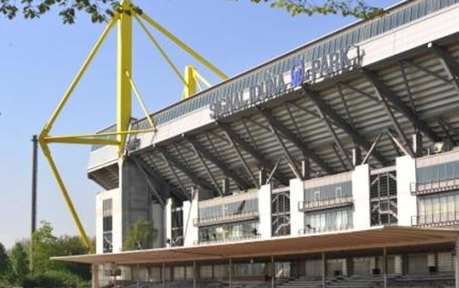 Renovierung des Iduna Park 